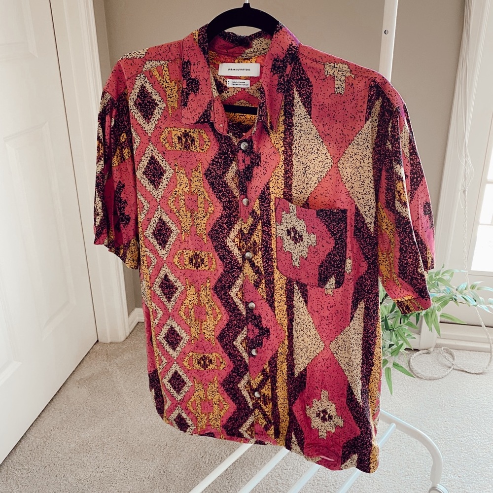 Urban Outfitters Button Up TShirt Unisex